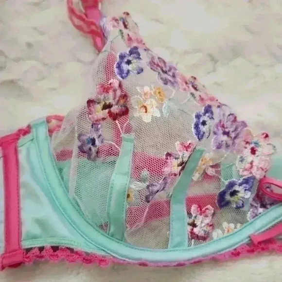 Pansy Bouquet Bra - Picture 2 of 8